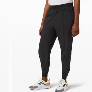 Lululemon Wanderer Jogger 28”